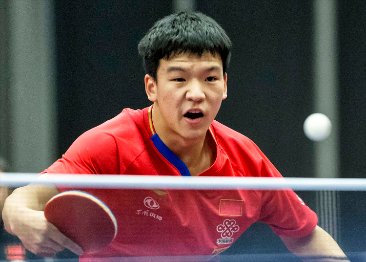 他在赛后采 他在赛后采