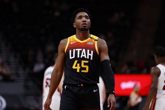 本届中国篮 本届中国篮