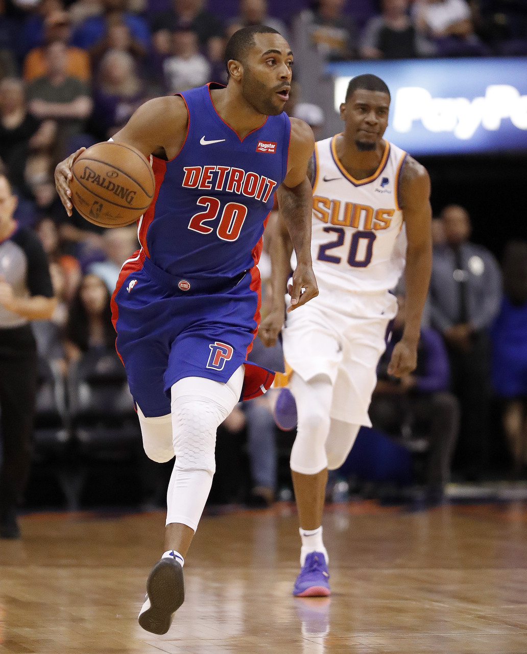 端施加了压 端施加了压