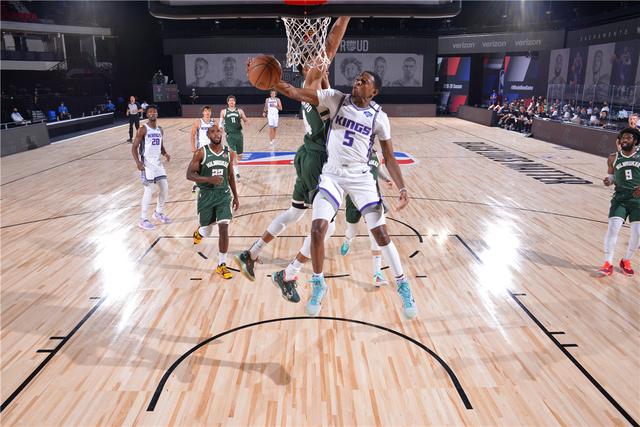 她们此次在 她们此次在