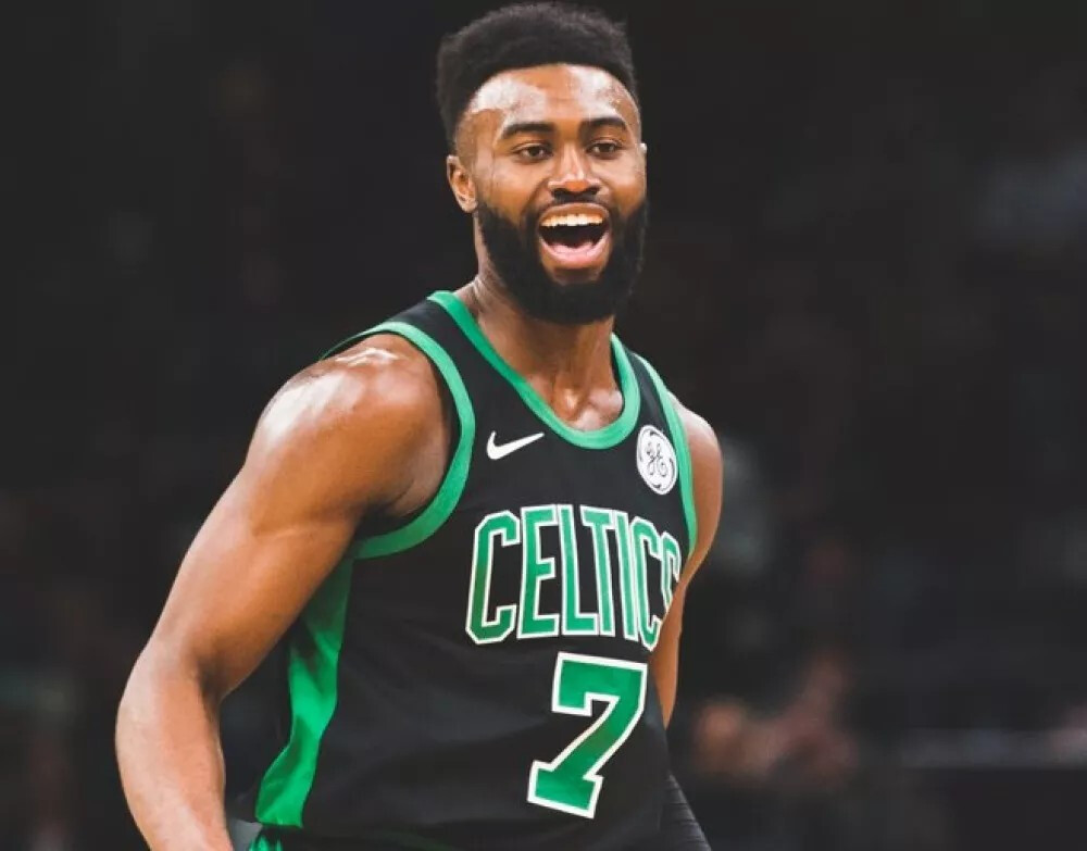 而是被讨论 而是被讨论