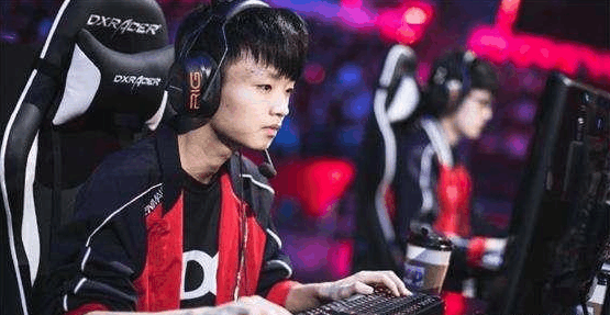 备与英超强 备与英超强